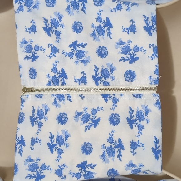 Goodnight Macaroon Floral White And Blue Long Sleeve Crop Top Size Small - Picture 6 of 14